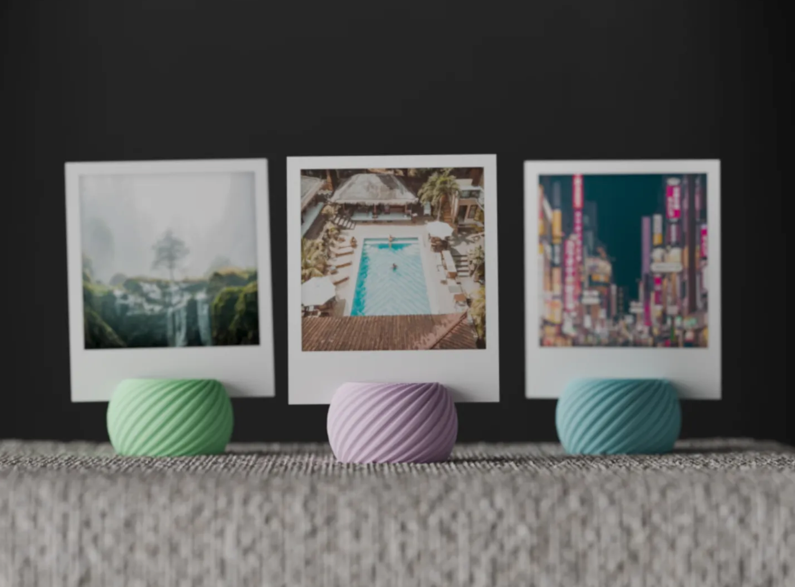 Twisted Spiral Photo Holder for Instax and Polaroid Photos